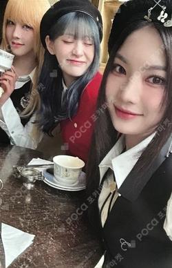 2024 STAYC PHOTOBOOK [LONDON STAY] FANPLEE