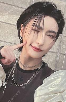 NOT OKAY UNIVERSAL SEONGHWA photocard image