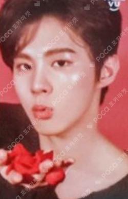 wallaVU KIM WOO SEOK photocard image