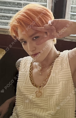 Ay-Yo SLIT SWEATSHIRT + PHOTO CARD SET TAEYONG photocard image