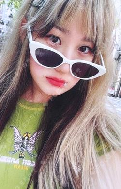 HUSH RUSH Hard Binder LEECHAEYEON photocard image
