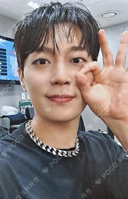 Switch On DIGIPACK VER. HIGHLIGHT SHOP LUCKY DRAW YOON DU JUN photocard image