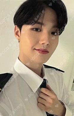 2024 WELCOMING COLLECTION YG SELECT DOYOUNG photocard image