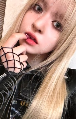 Fe3O4: BREAK APPLEMUSIC LUCKY DRAW Lily photocard image