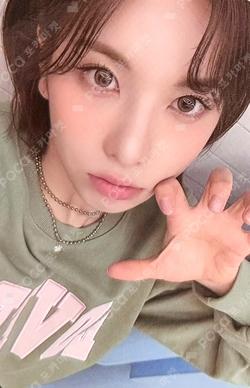 Fe3O4: BREAK EVERLINE LUCKY DRAW BAE photocard image