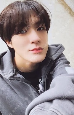 DREAM( )SCAPE KPOP MERCH