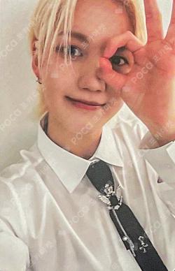 SPOTLIGHT IN SEOUL RANDOM PHOTOCARD & SCRATCHCARD SET