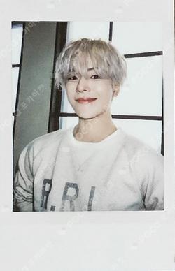 2024 WELCOMING COLLECTION TREASURE PHOTO CARD PACKAGE