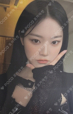 LOONA ID 証明写真 LF - loona gowon id card / photo id, Bulletin Board, Looking