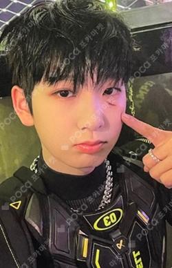 ONE HEARTED KTOWN4U LUCKY DRAW KYRELL photocard image