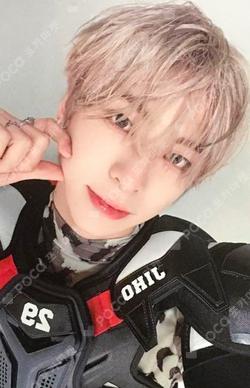 ONE HEARTED YES24 JIHO photocard image