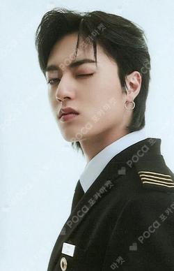 2024 WELCOMING COLLECTION TREASURE TRADING PHOTO CARD HARUTO photocard image