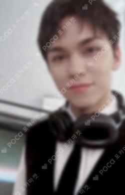 17 IS RIGHT HERE HEAR Ver. VERNON photocard image
