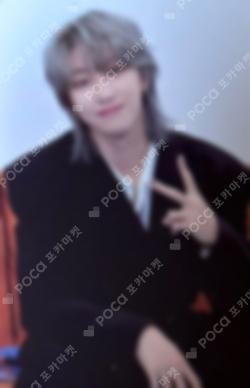 17 IS RIGHT HERE DEAR Ver. TOWER RECORDS THE 8 photocard image