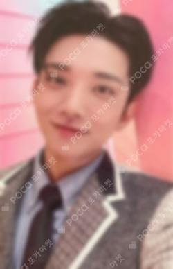 17 IS RIGHT HERE UNIVERSAL JOSHUA photocard image