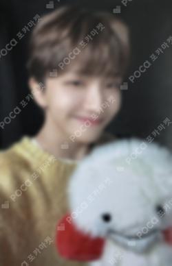 HOW? COMEBACK LIVE Sticker Ver. WEVERSE WOONHAK photocard image