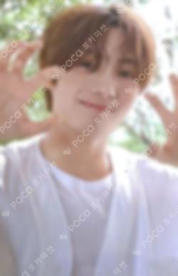 Sparkling Blue UNIVERSAL LUCKY DRAW YOUNGJAE photocard image