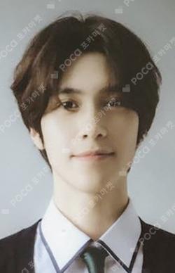 2021 WayV BACK TO SCHOOL KIT LUGGAGE STICKER + PHOTO CARD SET HENDERY photocard image