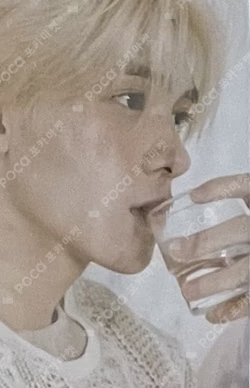 2021 SEASON'S GREETINGS SM STORE HENDERY photocard image