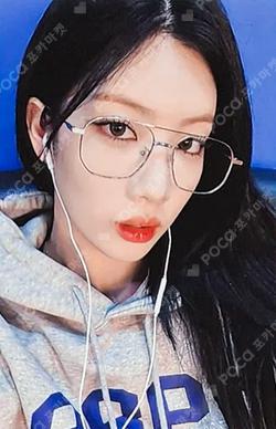 ODD EYE CIRCLE <Version Up> DEAR MY MUSE Kim Lip photocard image