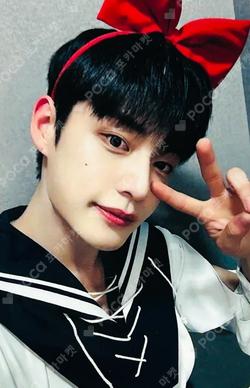You had me at HELLO MAKESTAR LUCKY DRAW KIM JIWOONG photocard image