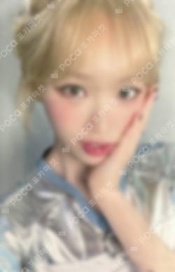 EASY YIZHIYU KIM CHAEWON photocard image