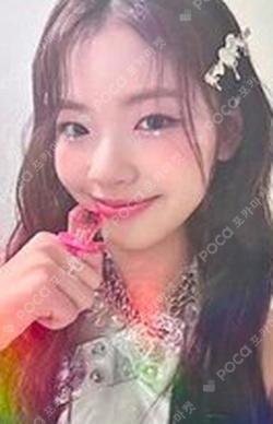 WE UNIS WEVERSE YOONA photocard image