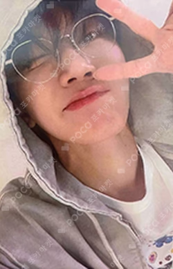 Kick Back OWHAT TEN photocard image