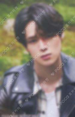 First Howling : ME SOLO JACKET LIMITED EDITION K photocard image