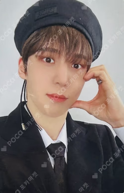 GOLDEN HOUR : Part.1 POP-UP EXHIBITION & STORE REWARD