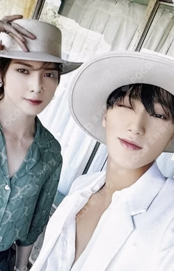 GOLDEN HOUR : Part.1 POCAALBUM VER. MAKESTAR Unit photocard image