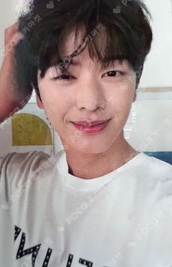 2024 YOOK SUNG JAE 1ST FAN MEETING [육성재 개인전 : Look Closely (1995作)] T-SHIRT BLACK ver.