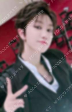 17 IS RIGHT HERE YIZHIYU THE 8 photocard image