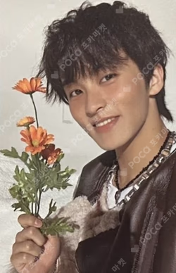 2022 Winter SMTOWN : SMCU PALACE (Portrait Book Ver.)