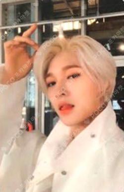 DOT POINT JUMP WHITE Ver. JunJi photocard image