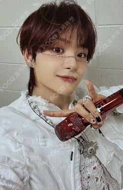 TREASURE LUCKY DRAW EVENT JIHOON photocard image