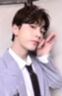 First Howling : WE YIZHIYU