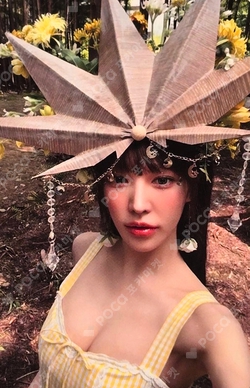 Pocamarket, Red Velvet WENDY Cosmic Poster Ver. Midnight Sun Ver