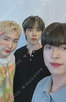 LOVE ME LIKE JUMP UP Unit photocard image