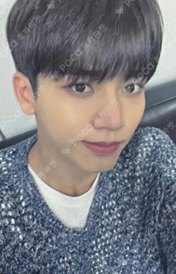 LOVE ME LIKE JUMP UP HYUK photocard image