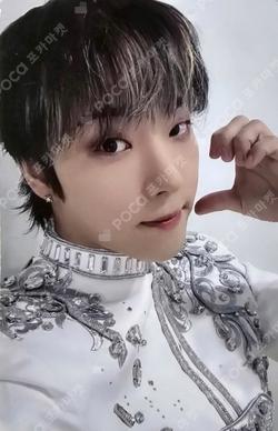 SPOTLIGHT IN SEOUL PHOTOBOOK SOUND WAVE E-TION photocard image