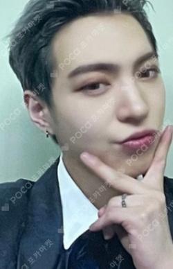 LOVE ME LIKE APPLEMUSIC HWICHAN photocard image