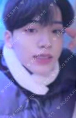 LOVE ME LIKE MUSICART LUCKY DRAW HYUK photocard image