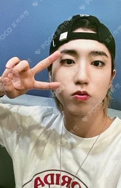 ★★★★★ (5-STAR) YIZHIYU HAN photocard image