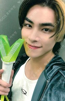 OFFICIAL FANLIGHT XIAOJUN photocard image