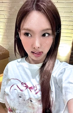 NA POP-UP Store MERCH PURCHASE EVENT NAYEON photocard image