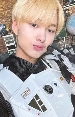 NEW TOMORROW Lee Han Bin photocard image