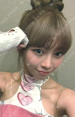 WE UNIS JUMP UP NANA photocard image