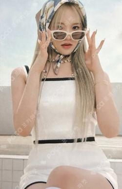 Bliss Platform Ver. Lights Ver. LEE SOOJIN photocard image