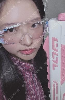 One Of A Kind EVERLINE Olivia Hye photocard image